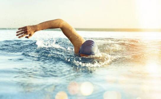Opinie na temat wpływu spodenek neoprenowych na wydajność pływania