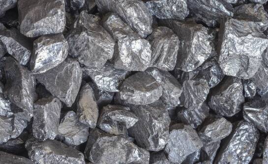 Jakie są kluczowe zalety ekogroszku w porównaniu do innych rodzajów węgla?