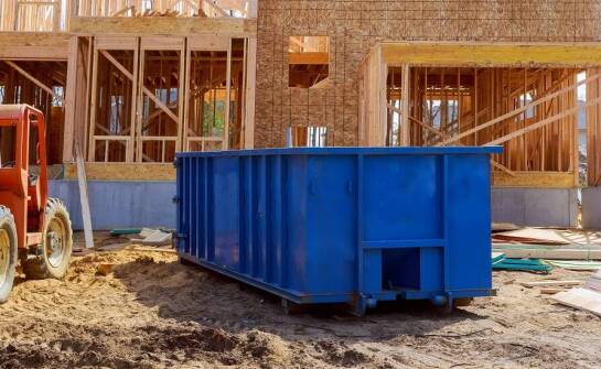 Jakie są różnice w ofercie wynajmu kontenerów na odpady w zależności od potrzeb klienta?