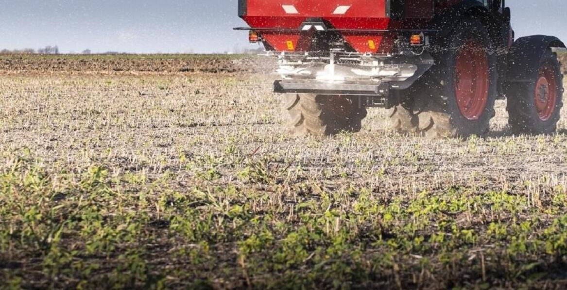 Nawóz wapniowy: Kluczowe korzyści dla rolnictwa ekologicznego