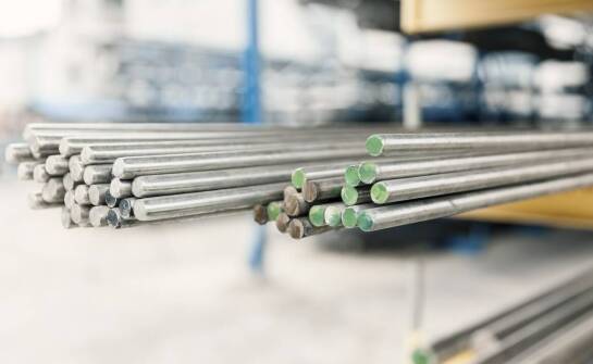 Jakie czynniki wpływają na wybór odpowiednich prętów stalowych?