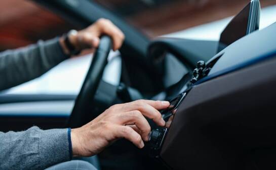 Jak zmiana biegów w Audi elektryk wpływa na realistyczną zabawę?