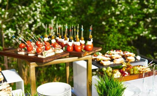 Wykorzystanie patyczków do przekąsek w menu degustacyjnym