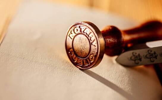 Etui monogram jako wyjątkowy prezent: dlaczego warto postawić na personalizację?