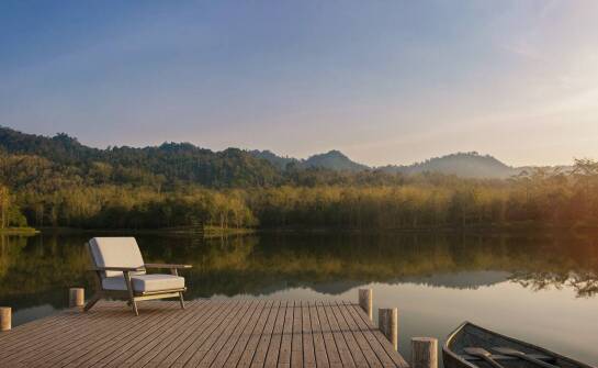 Wypoczynek nad jeziorem - jakie aktywności oferują nasze domki?