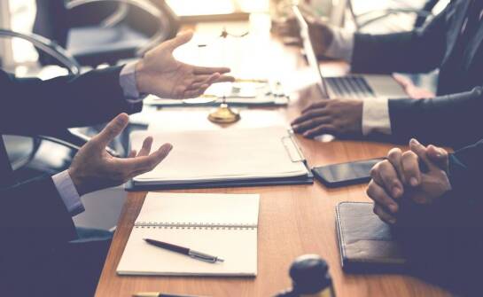 Jak kancelaria adwokacka wspiera przedsiębiorców w zakładaniu spółek?