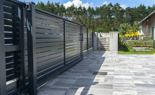 Akcesoria ogrodzeniowe – innowacje i nowe technologie w branży