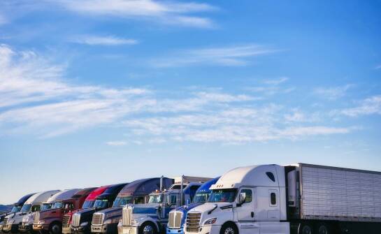 Optymalizacja kosztów przy dużej ilości oklejeń ciężarówek