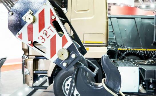 Bezpieczne holowanie z hakiem do Renault Trafic – na co zwrócić uwagę?