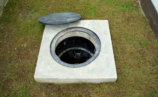 Jak dbać o szambo dwukomorowe z drenażem, aby zapewnić jego długowieczność?