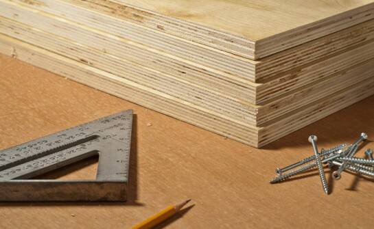 Sklejka lekka topolowa jako materiał do produkcji opakowań – zalety i zastosowania