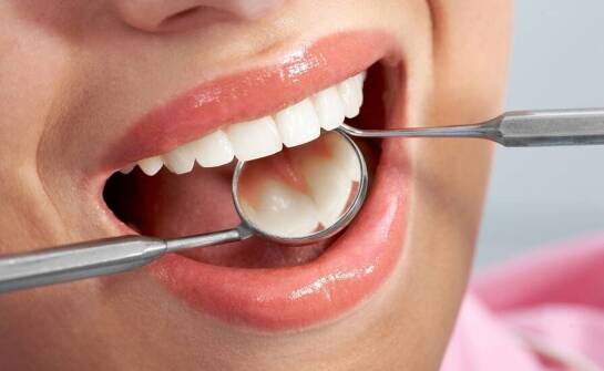 Podcięcie wędzidełka – kiedy warto rozważyć ten zabieg dla lepszej funkcji jamy ustnej?