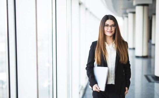 Jak tłumaczenia biznesowe wpływają na sukces międzynarodowych konferencji i spotkań