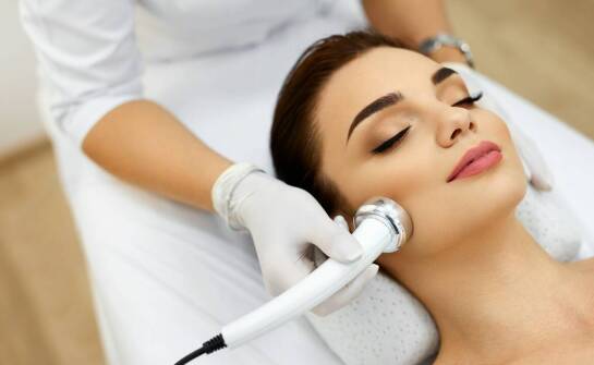 Znaczenie cyfrowego testera stanu skóry twarzy w nowoczesnych gabinetach kosmetycznych