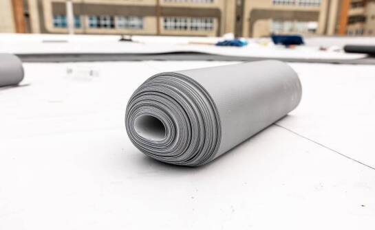 Zastosowanie hydroizolacji powłokowych w nowoczesnych konstrukcjach dachowych