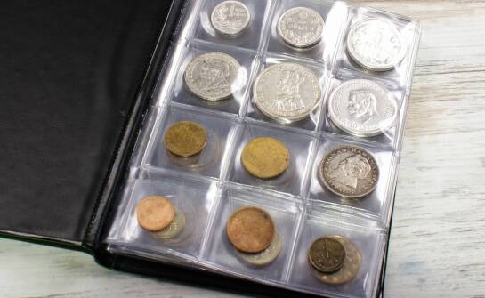 Monety kolekcjonerskie jako inwestycja: rola aukcji monet