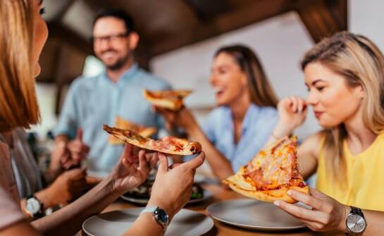 Jakie są korzyści z posiadania pieców do pizzy w pizzeriach?