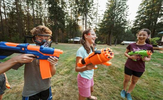 Promocje dla grup szkolnych na paintball laserowy – co warto wiedzieć?
