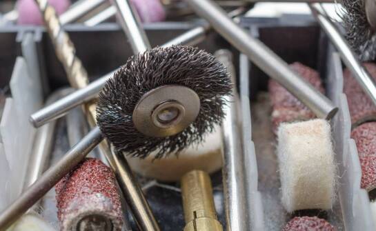 Wiertła do metalu – jak przedłużyć ich żywotność?