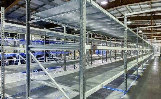 Znaczenie konserwacji regałów magazynowych dla ich trwałości