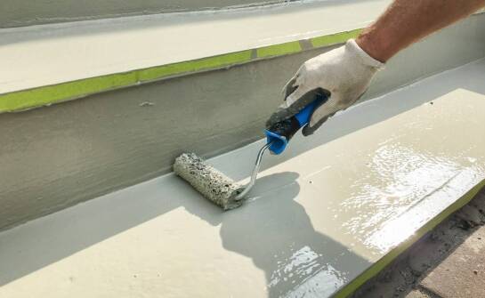 Malowanie jako kluczowy element ochrony konstrukcji metalowych