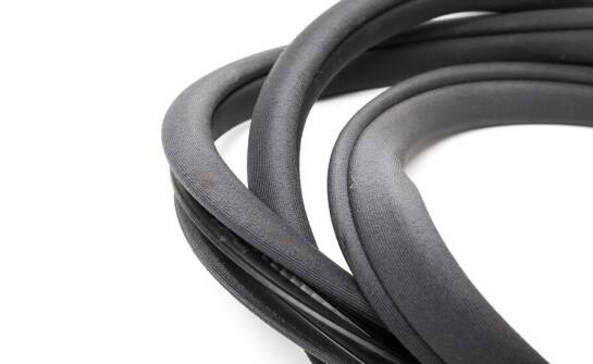 Czy warto inwestować w oryginalną uszczelkę szyby do Ursusa C 385?