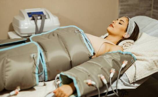 Jak masażery limfatyczne wspierają zdrowie osoby prowadzącej intensywny tryb życia?