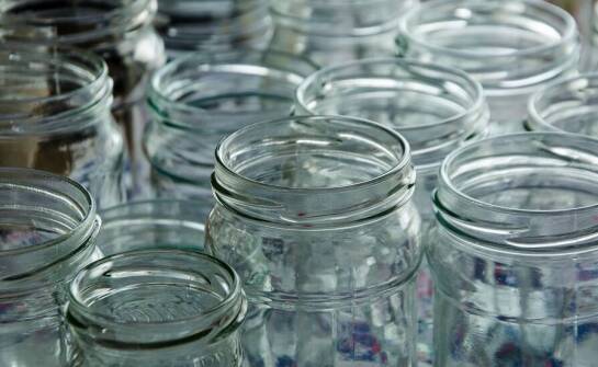 Różnorodność oferty hurtowni słoików dla przemysłu spożywczego