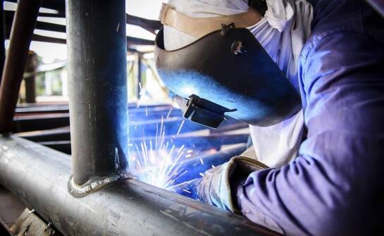 Jak usługi spawalnicze wpływają na bezpieczeństwo konstrukcji stalowych?