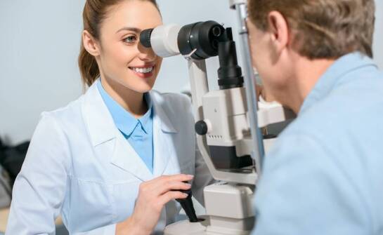 Jaka jest rola optometrysty w ocenie postępów korekcji wzroku