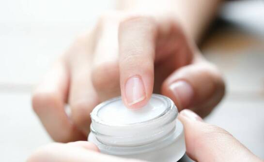 Peeling migdałowy: porady dotyczące pielęgnacji skóry po zabiegu