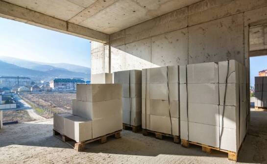 Pojemniki na beton - kluczowe aspekty dotyczące ich montażu i użytkowania