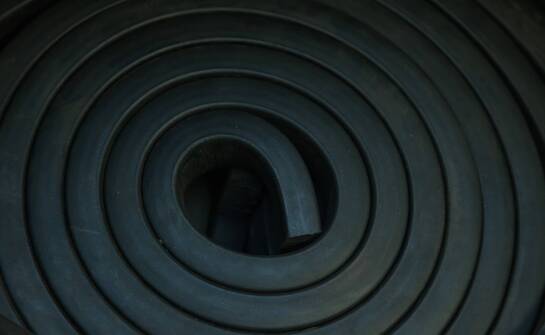 Jak guma do śluzy szczelinowej wspiera bezpieczeństwo systemów filtracyjnych?