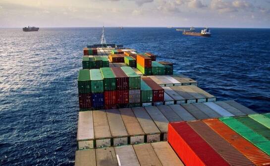 Nowoczesne technologie w logistyce morskiej: zastosowanie w magazynach