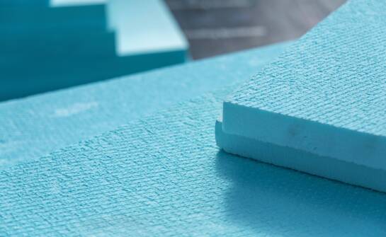 Styropian pod podłogówkę w kontekście zrównoważonego budownictwa