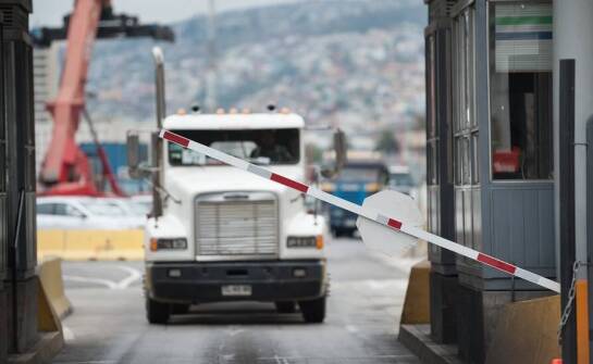 Jak agencja celna wspiera przedsiębiorców w eksporcie towarów?