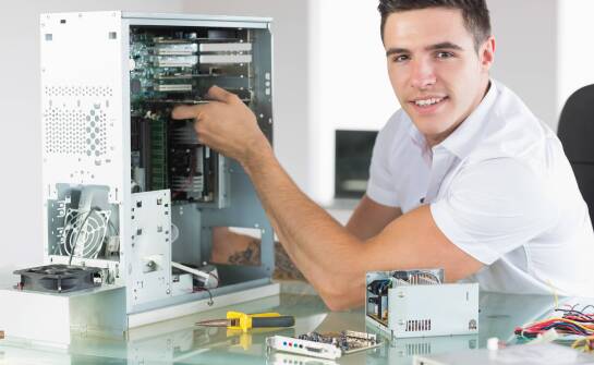 Jak serwis komputerowy w Szczekocinach rozwiązuje problemy z zasilaniem?