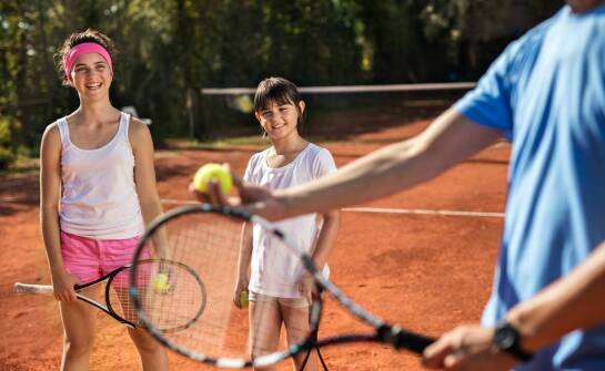 Jak hotelowy klub tenisowy przygotowuje się do sezonu turniejowego?