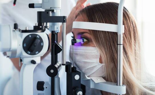 Jakie są korzyści z regularnych badań wzroku u specjalisty?