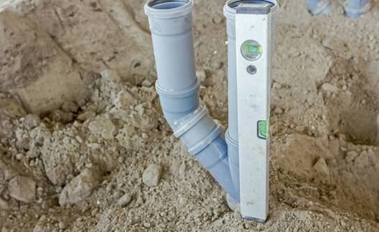 Zalety stosowania rur PVC w systemach kanalizacyjnych.