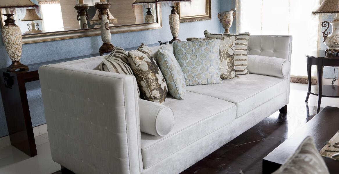 Meble tapicerowane a komfort codziennego użytkowania – co warto wiedzieć?