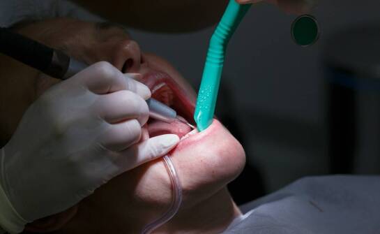 Rola periodontologii w utrzymaniu zdrowia jamy ustnej