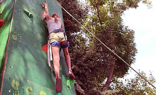 Kurs skałkowy: co warto wiedzieć o bezpieczeństwie na ścianie?