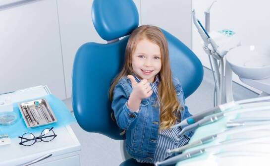 Jak stomatologia dziecięca może pomóc w zaszczepieniu nawyku dbania o zęby?