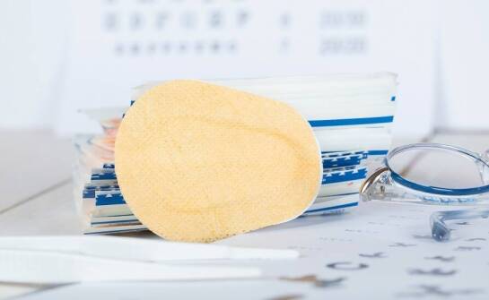 Jak stosować ortopad plastry w treningu widzenia z plamką żółtą?