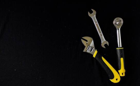 Przewodnik po wyborze zestawu narzędzi ręcznych dla początkujących