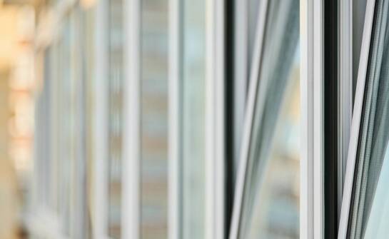 Wpływ wycieraczek systemowych zewnętrznych na komfort użytkowników w obiektach publicznych