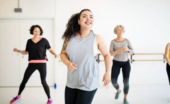 Jakie czynniki ryzyka kardiologicznego powinny być monitorowane u sportowców?