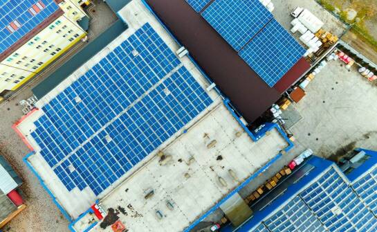 Jak termiczne instalacje wpływają na efektywność energetyczną miast?