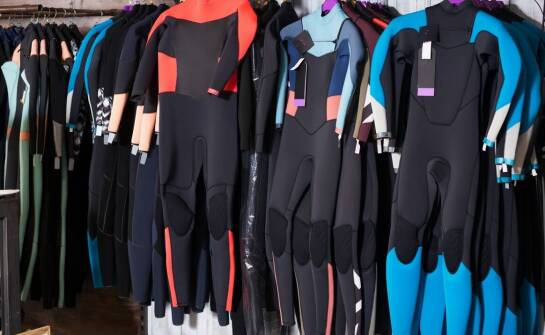 Odzież i obuwie wędkarskie – co oferuje sklep z wędkami online?